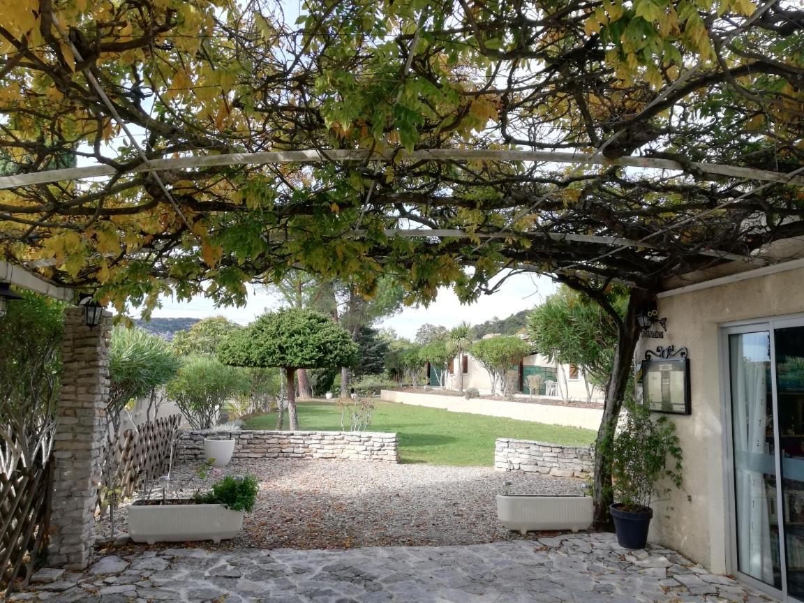 Hotel Espace Loisirs à Saint-Martin-dʼArdèche Extérieur photo